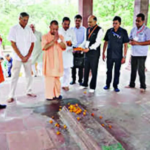 UP CM Yogi Adityanath visits samadhi of Krishna's Muslim devotee in Mathura - Times of India